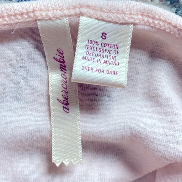 Women’s/Kid’s. Brand: Abercrombie. Size: Small. - Picture 4 of 4